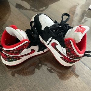 Air Jordan NIKE Bad Santa Tartan Plaid Sneakers Size 7C